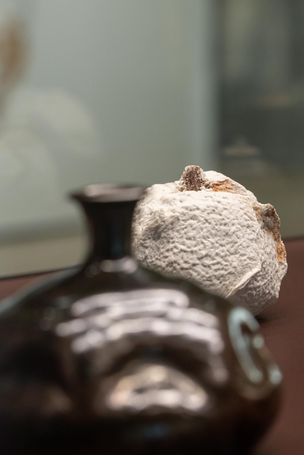 Fours de Takatori / Pauline Bazignan, Ni fleurs ni batailles, musée d'Art moderne de Fontevraud Fours de Takatori / Pauline Bazignan, Ni fleurs ni batailles, musée d'Art moderne de Fontevraud